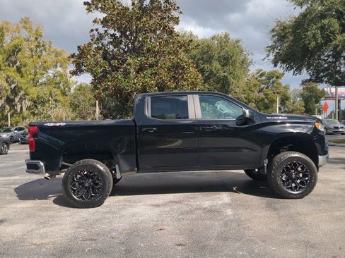 Used 2025 Chevrolet Silverado 1500 LT image 3