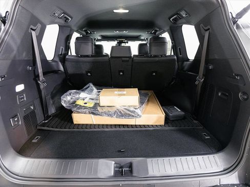 New 2026 Lexus LX 600 4WD w/ Premium Package image 12