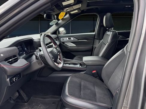 Certified 2025 Ford Explorer ST AWD/4WD image 9