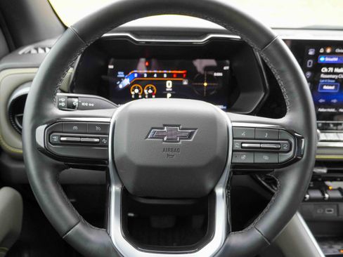 Used 2023 Chevrolet Colorado ZR2 w/ ZR2 Convenience Package III image 17