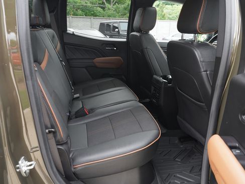 Used 2024 GMC Canyon AT4 AWD/4WD image 8