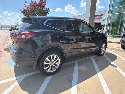 Used 2022 Nissan Rogue Sport S FWD image 5