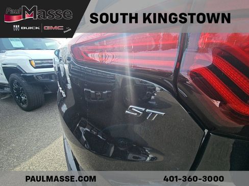 Used 2024 Buick Encore GX Sport Touring w/ Comfort Package image 9