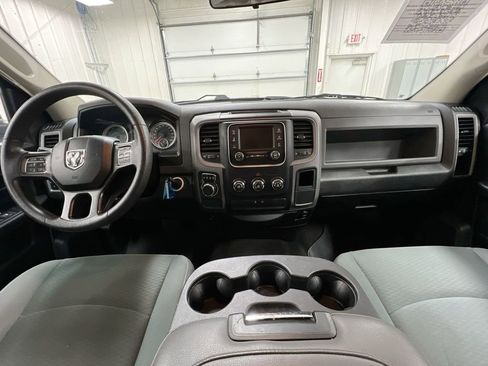 Used 2017 RAM 1500 Express w/ Express Value Package RWD image 10