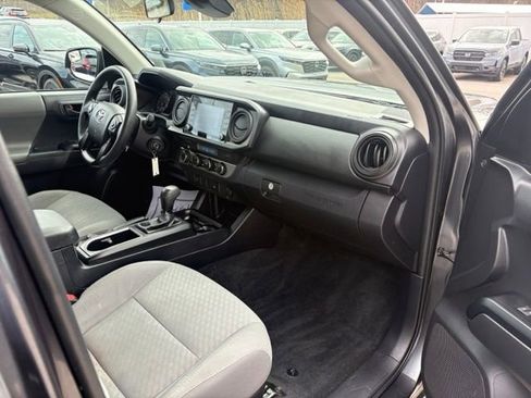 Used 2022 Toyota Tacoma SR image 26