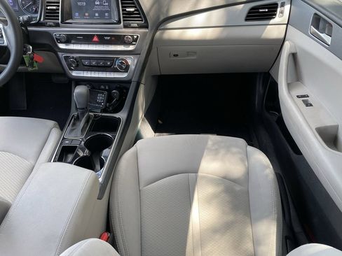 Used 2018 Hyundai Sonata SE FWD image 16