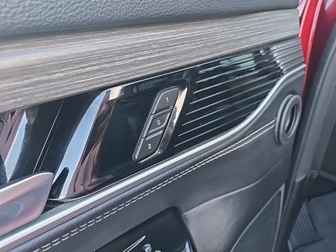 Used 2024 Jeep Wagoneer Series II image 30