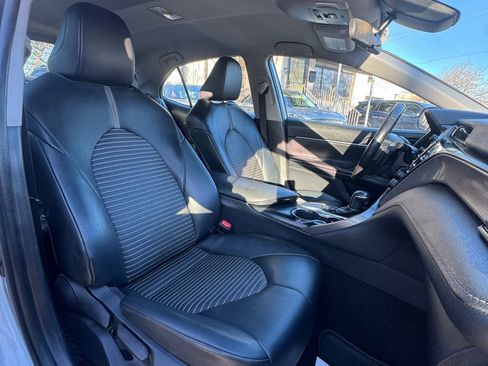 Used 2020 Toyota Camry SE image 15