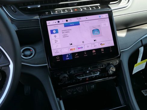 New 2025 Jeep Grand Cherokee Limited w/ Black Appearance Package image 14