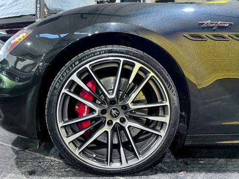 Used 2022 Maserati Ghibli Trofeo image 28