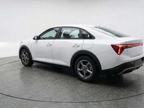 Used 2025 Kia K4 LXS image 6