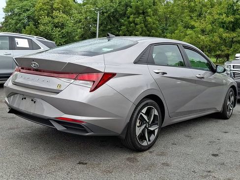 Used 2023 Hyundai Elantra SEL FWD image 6