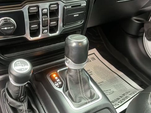 Certified 2021 Jeep Gladiator Overland w/ Dual Top Group image 20