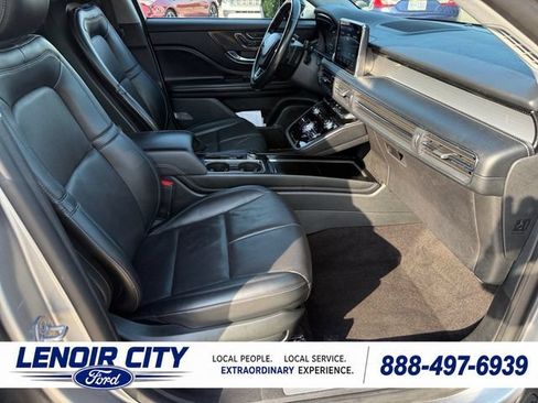 Used 2022 Lincoln Corsair AWD w/ Premium Package image 13