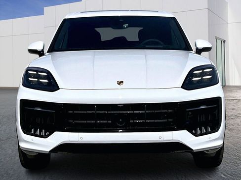 New 2026 Porsche Cayenne GTS image 10