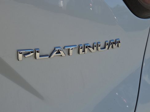 Used 2020 Nissan Murano Platinum image 17