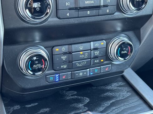 Used 2020 Ford F150 Platinum w/ Equipment Group 701A Luxury AWD/4WD image 20