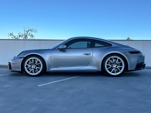 Used 2025 Porsche 911 Carrera GTS image 2