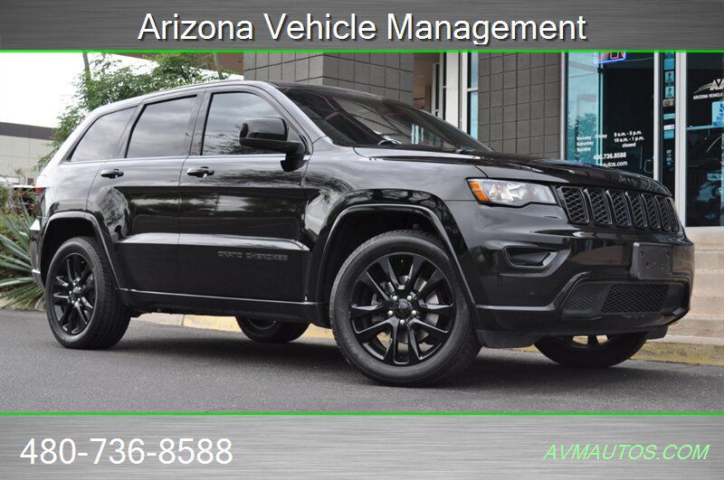 Used 2017 Jeep Grand Cherokee Altitude RWD image 42