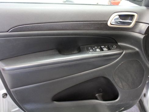 Used 2014 Jeep Grand Cherokee Laredo image 17