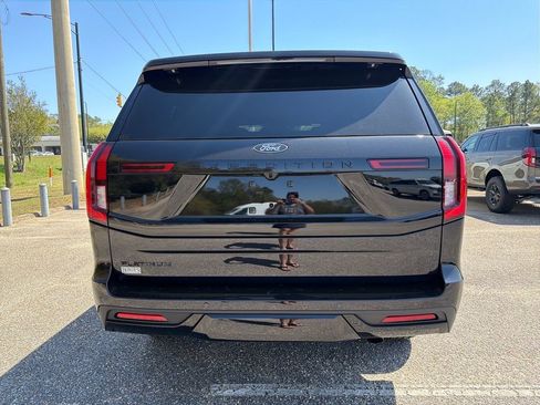 New 2026 Ford Expedition Platinum image 13