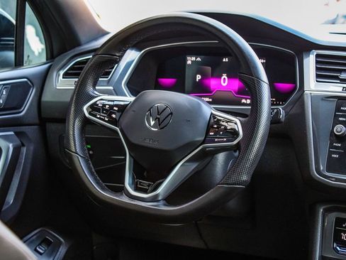 Used 2022 Volkswagen Tiguan SE R-Line image 25