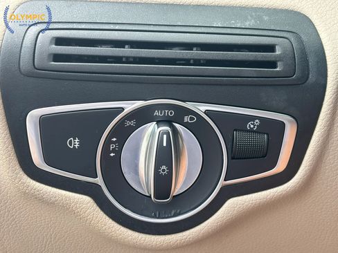 Used 2017 Mercedes-Benz GLC 300 w/ Premium 1 Package image 32