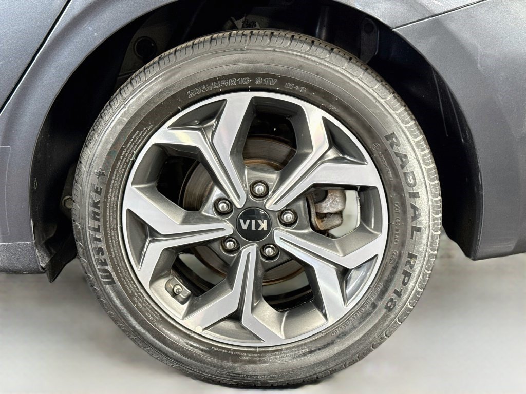 Used 2020 Kia Forte LXS FWD image 35