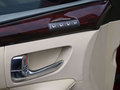 Used 2011 Lexus LX 570 4WD image 23