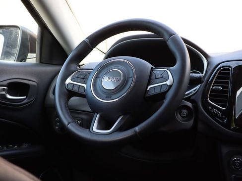 Used 2018 Jeep Compass Latitude w/ Popular Equipment Group FWD image 36