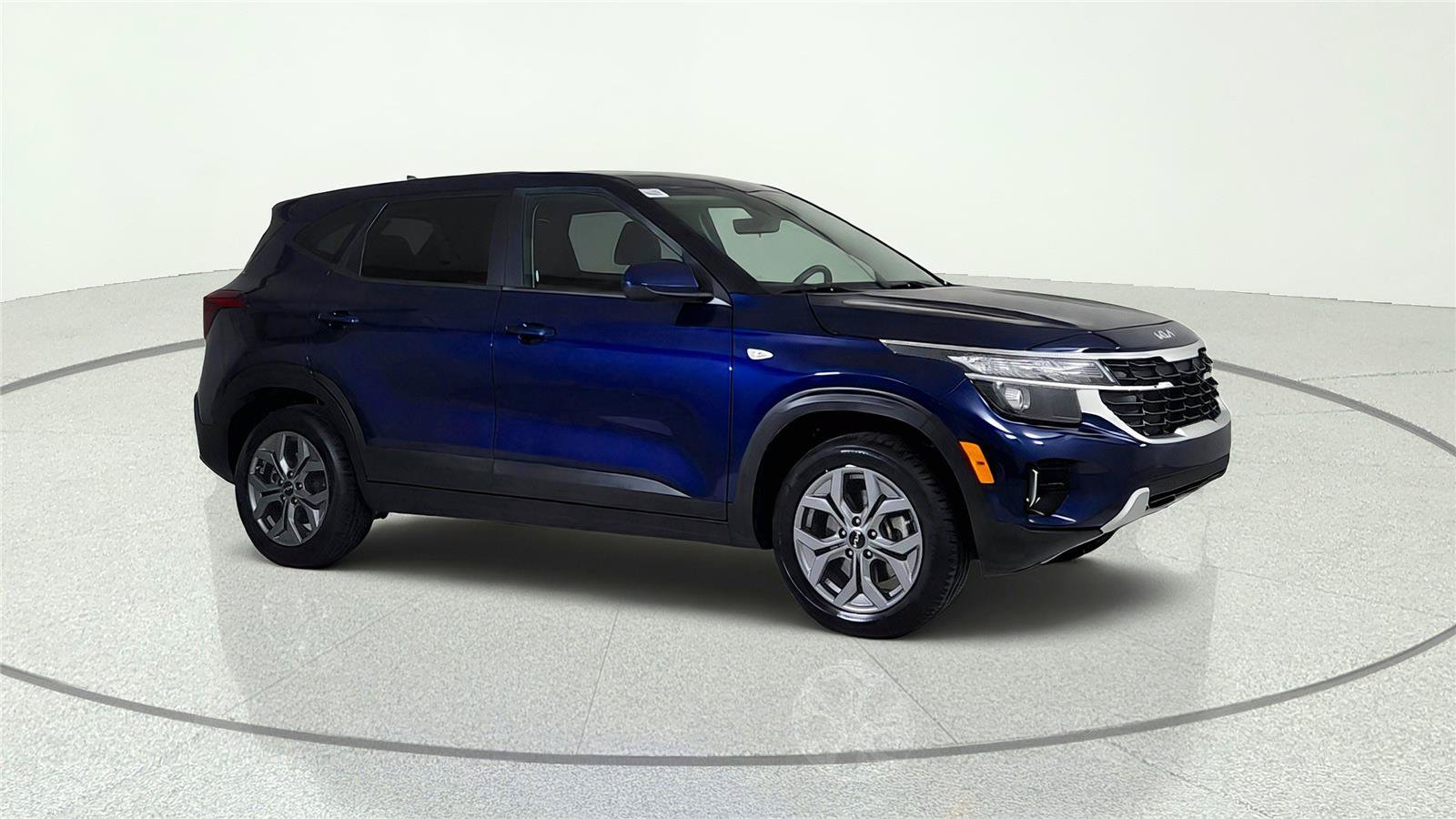 Used 2025 Kia Seltos LX AWD/4WD image 8