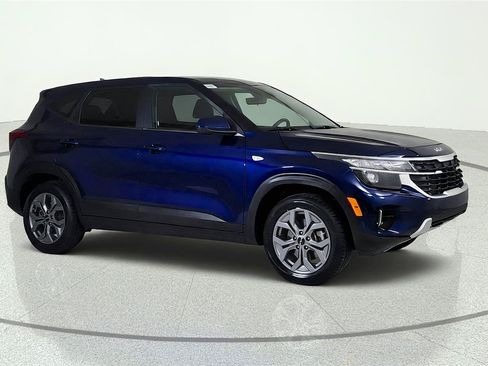 Used 2025 Kia Seltos LX AWD/4WD image 8