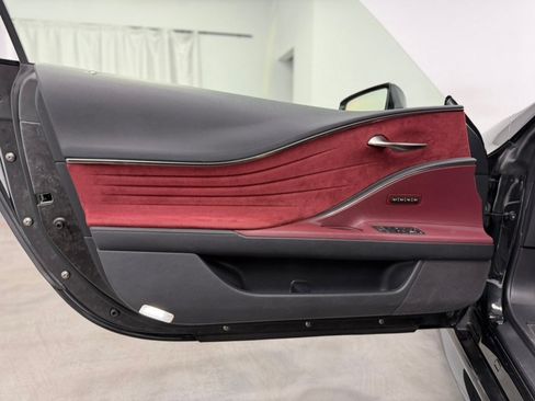 Used 2018 Lexus LC 500 Coupe w/ Sport Package RWD image 28
