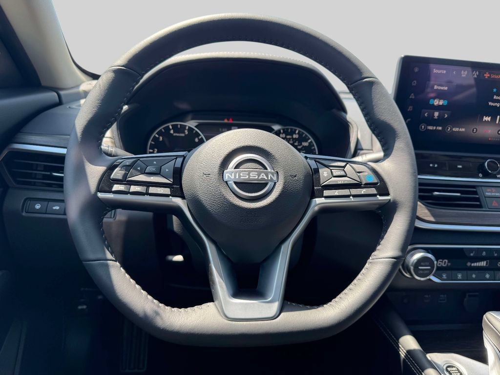 Certified 2025 Nissan Altima 2.5 SL FWD image 13