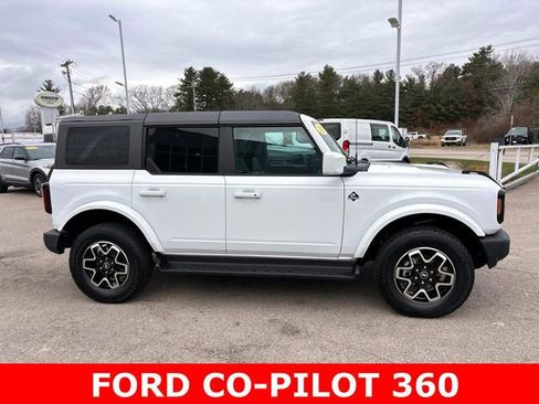 Used 2025 Ford Bronco Outer Banks image 2
