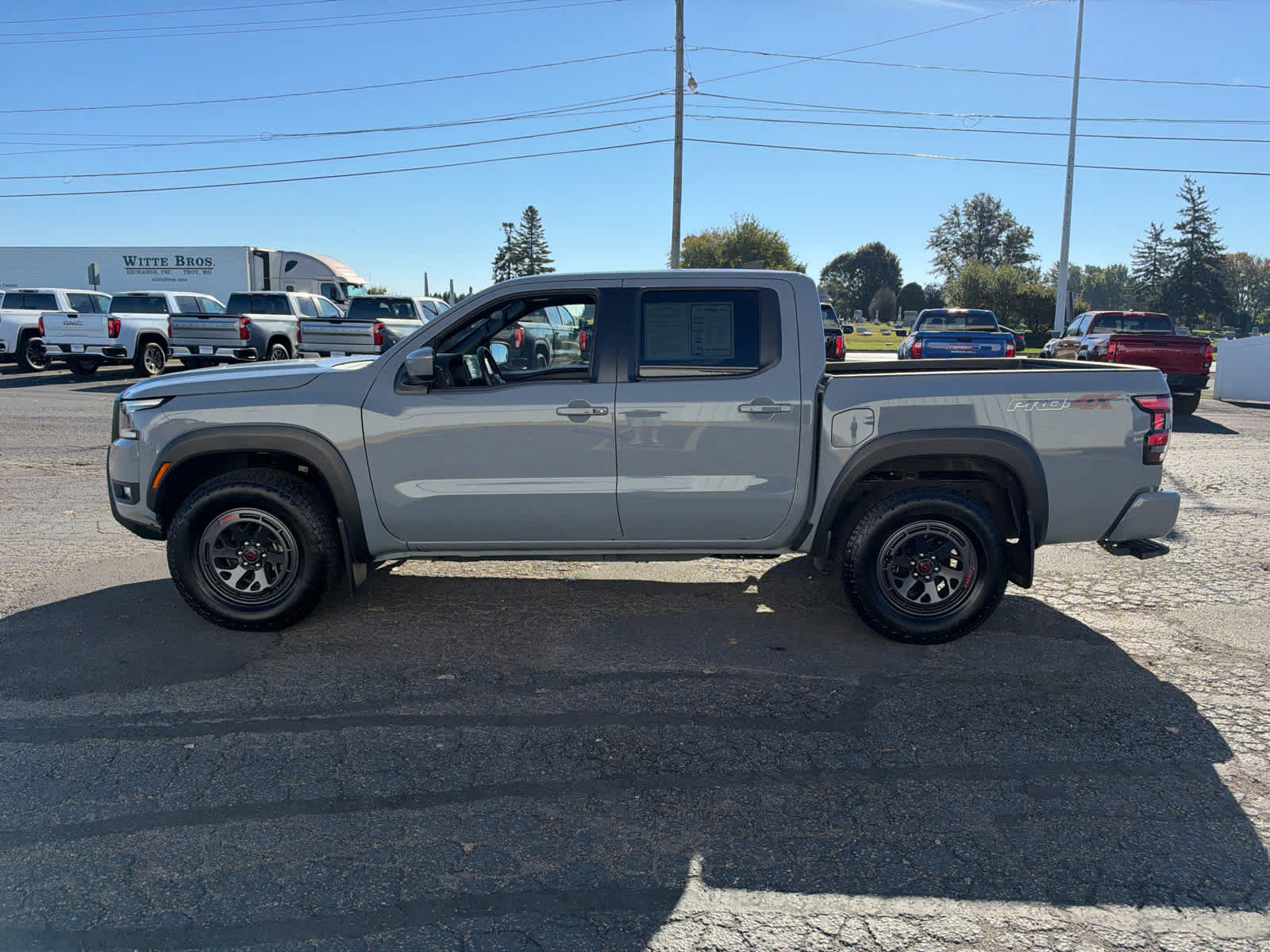 Used 2025 Nissan Frontier PRO-4X w/ Interior Protection Package AWD/4WD image 2