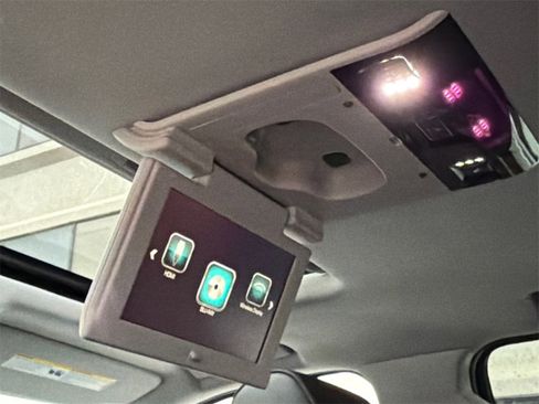 Used 2020 GMC Yukon XL Denali w/ Open Road Package image 24