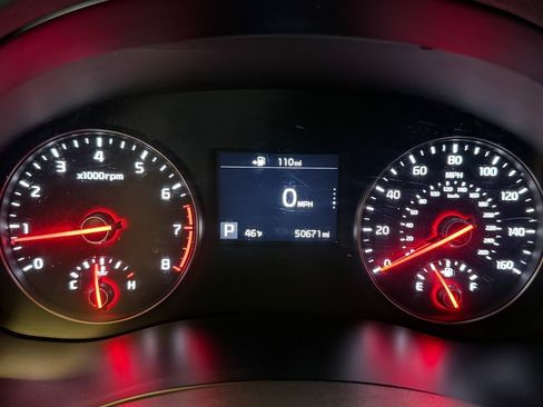 Used 2018 Kia Cadenza Premium w/ Luxury Package image 10