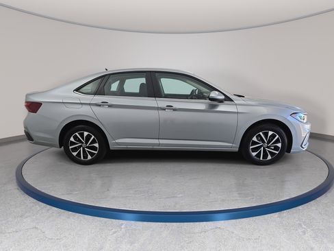 Used 2025 Volkswagen Jetta S image 4