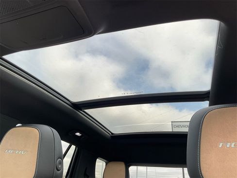 New 2026 Chevrolet Equinox ACTIV w/ Convenience Package III image 21