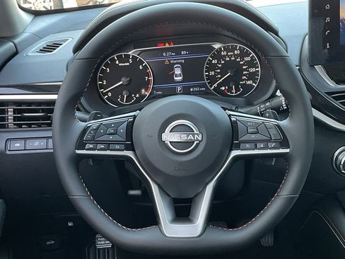 New 2025 Nissan Altima 2.5 SR image 19