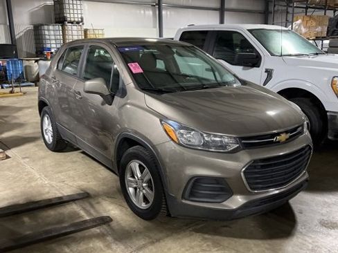 Used 2020 Chevrolet Trax LS image 1