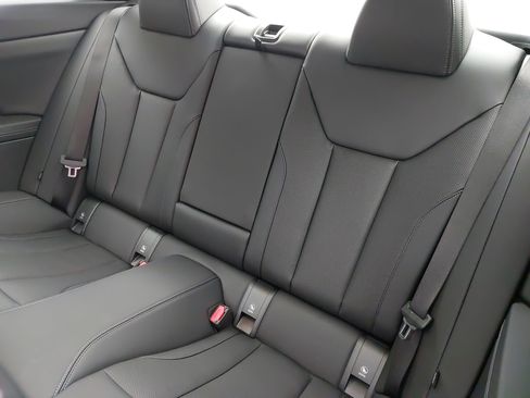 Used 2023 BMW 430i Coupe w/ M Sport Package RWD image 15