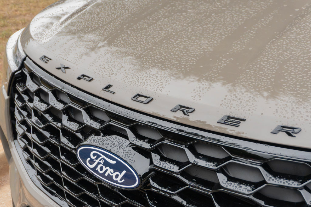 New 2027 Ford Explorer ST-Line w/ Premium Package RWD image 6