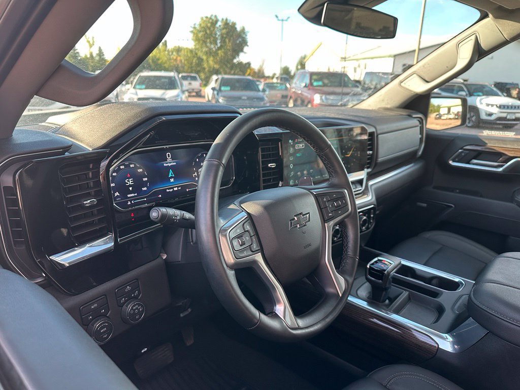 Used 2025 Chevrolet Silverado 1500 RST w/ Convenience Package II AWD/4WD image 2