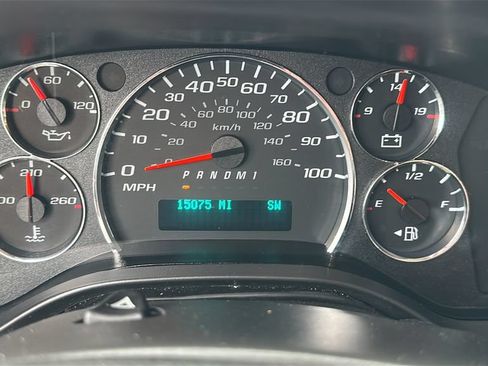 Used 2025 Chevrolet Express 3500 LT w/ LT Preferred Equipment Group RWD image 16