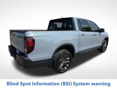 Used 2025 Honda Ridgeline Sport image 4