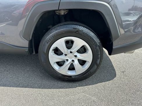Used 2019 Toyota RAV4 LE FWD image 26