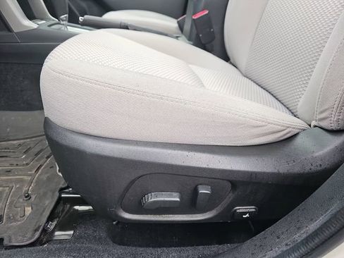 Used 2018 Subaru Forester 2.5i Premium AWD/4WD image 12