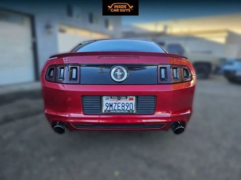 Used 2013 Ford Mustang Coupe image 4